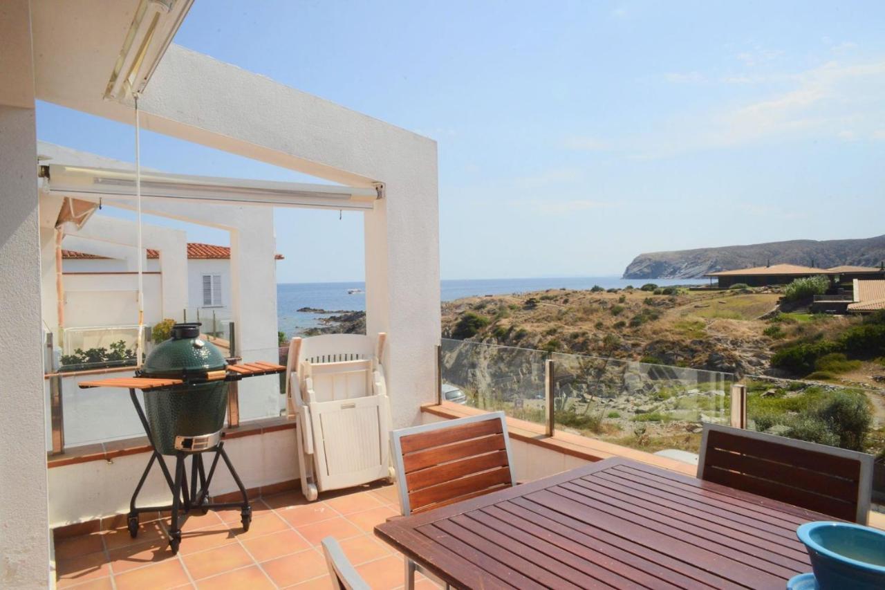 Beachfront Duplex With Terrace And Sea Views - 卡达克斯 外观 照片