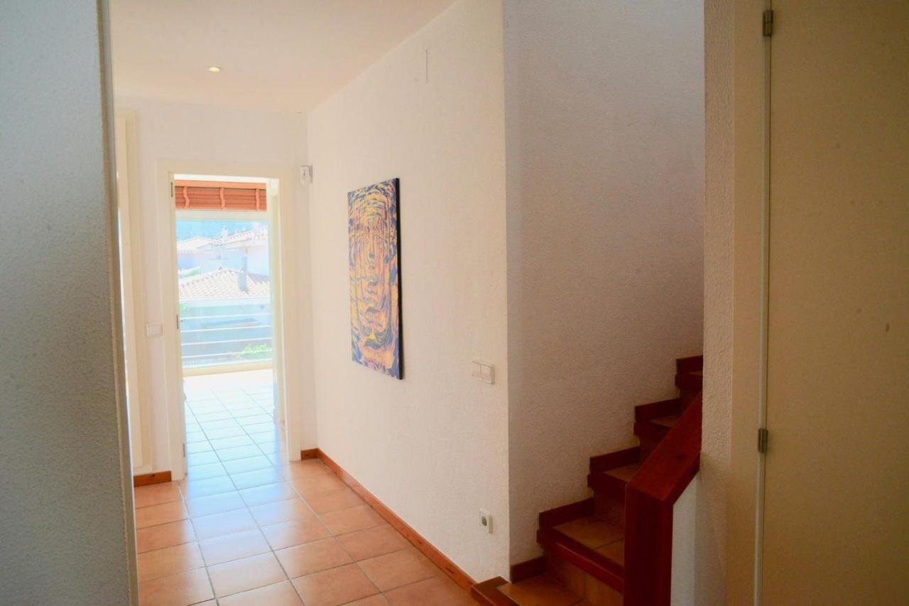 Beachfront Duplex With Terrace And Sea Views - 卡达克斯 外观 照片