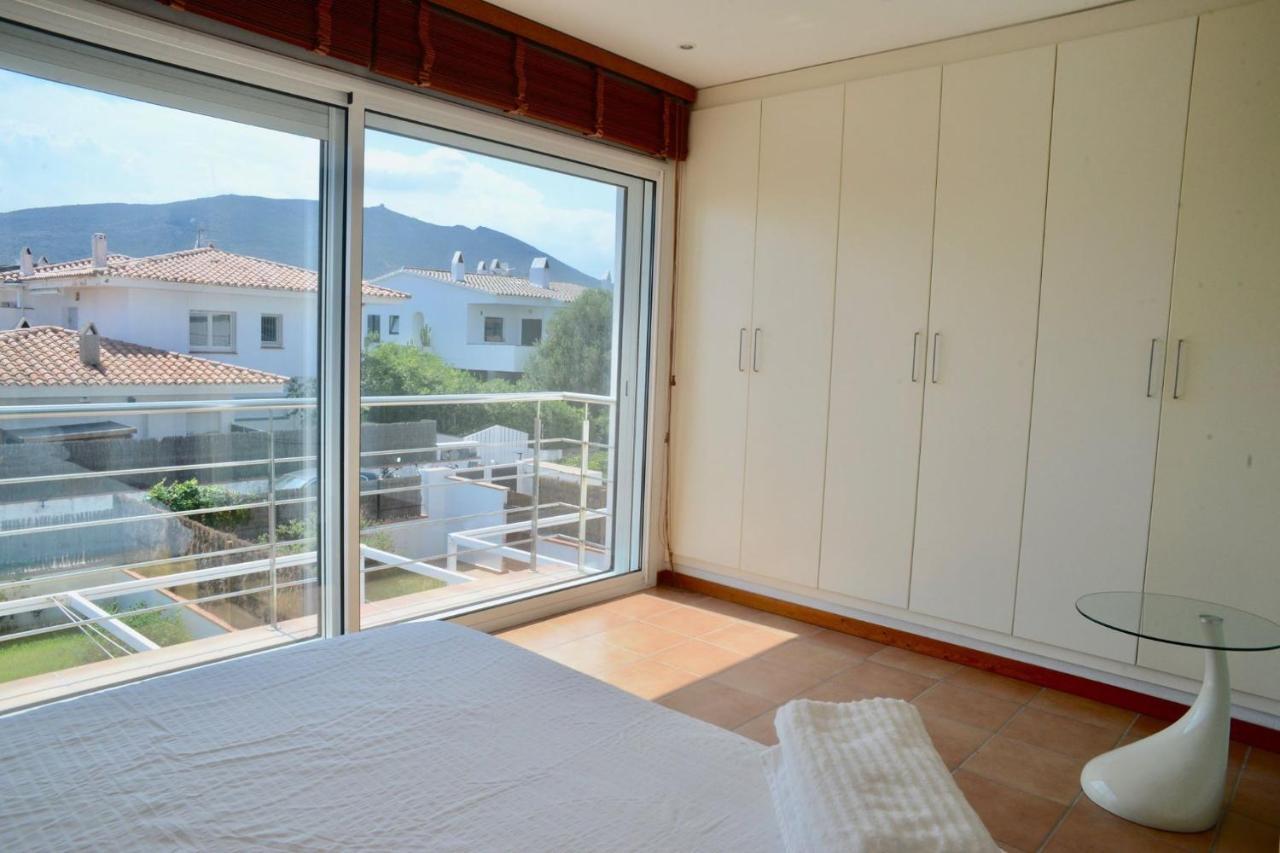 Beachfront Duplex With Terrace And Sea Views - 卡达克斯 外观 照片