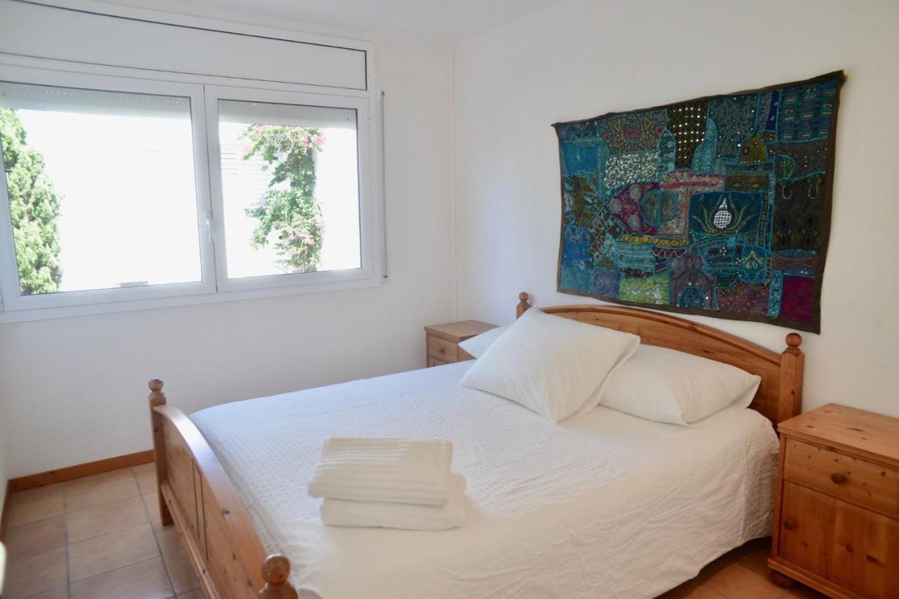 Beachfront Duplex With Terrace And Sea Views - 卡达克斯 外观 照片