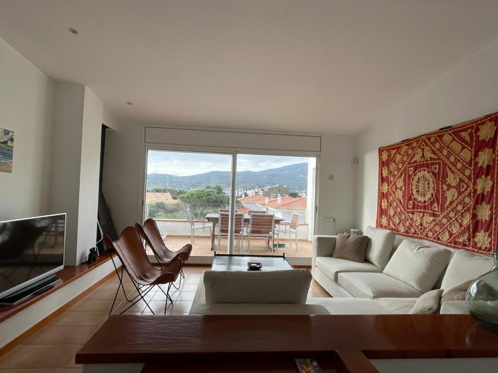 Beachfront Duplex With Terrace And Sea Views - 卡达克斯 外观 照片